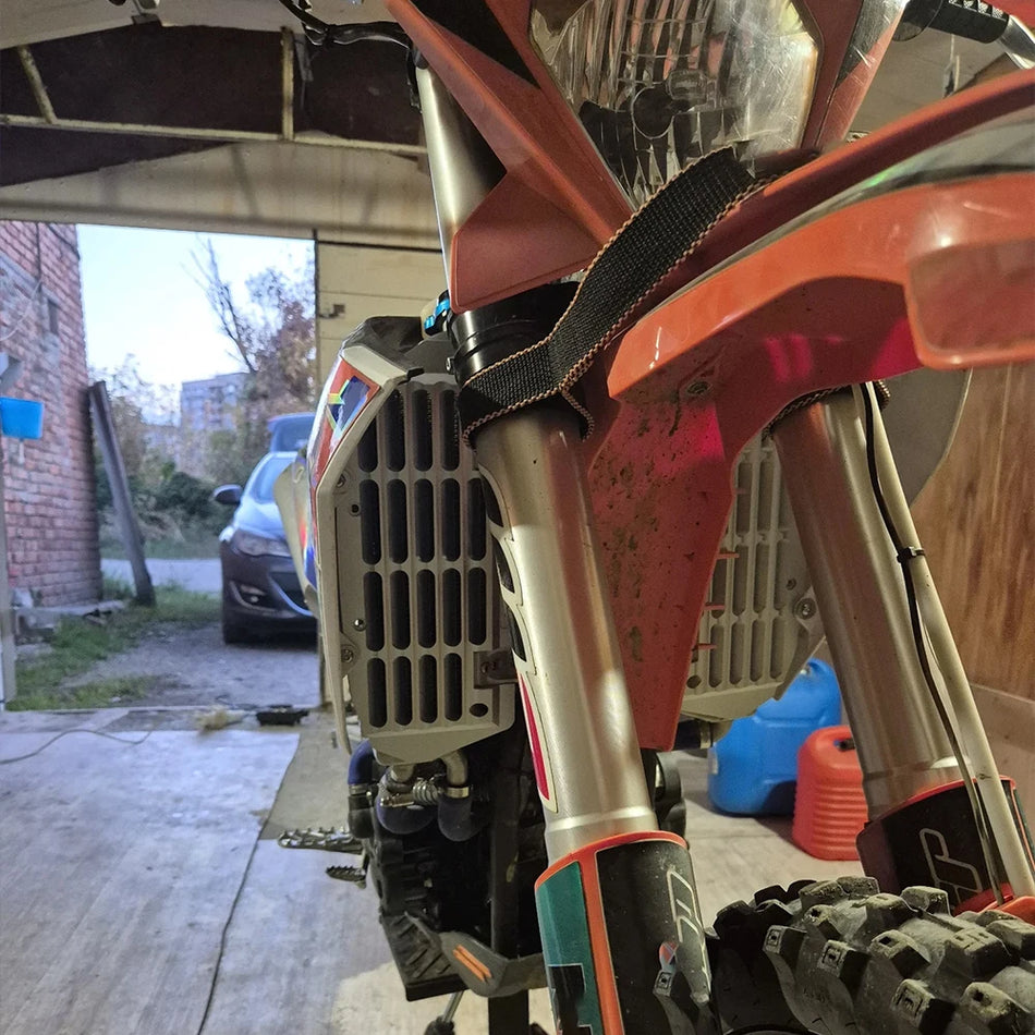 KEWS K23 Radiatorrooster Beschermbeugel Aluminium Schild voor Motorfiets