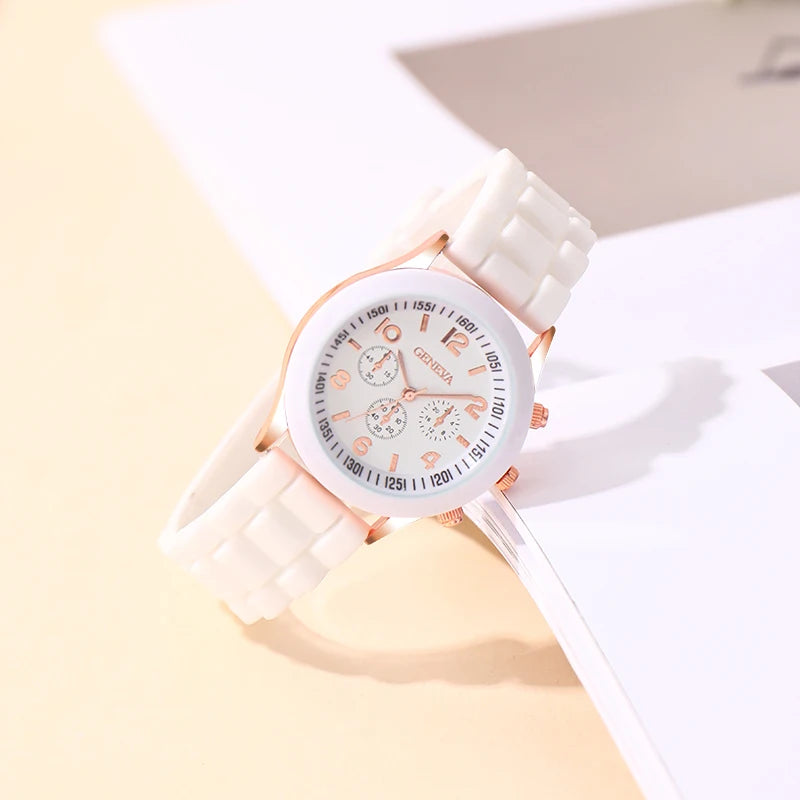 Fashion Quartz Watch for Women with White Silicone Band