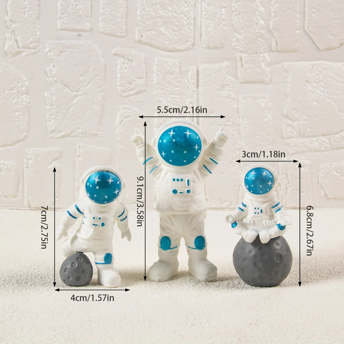 Astronaut Space Cake Toppers - Outer Space Figurines for Party Decorations style C