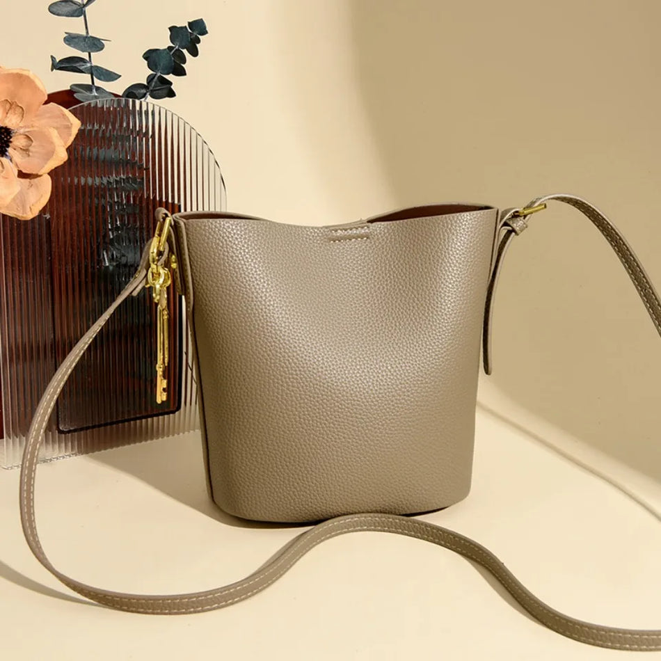 Geantă tip găleată din piele PU de lux pentru femei, geantă de umăr cu două chei incluse, artizanat de înaltă calitate