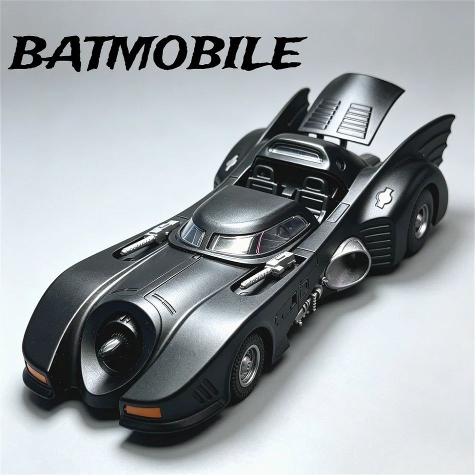 Batmobile Lydinio Modelio Automobilis Žaislas 1:32 Masto Su Atidaromomis Durimis Ir Traukimo Mechanizmu