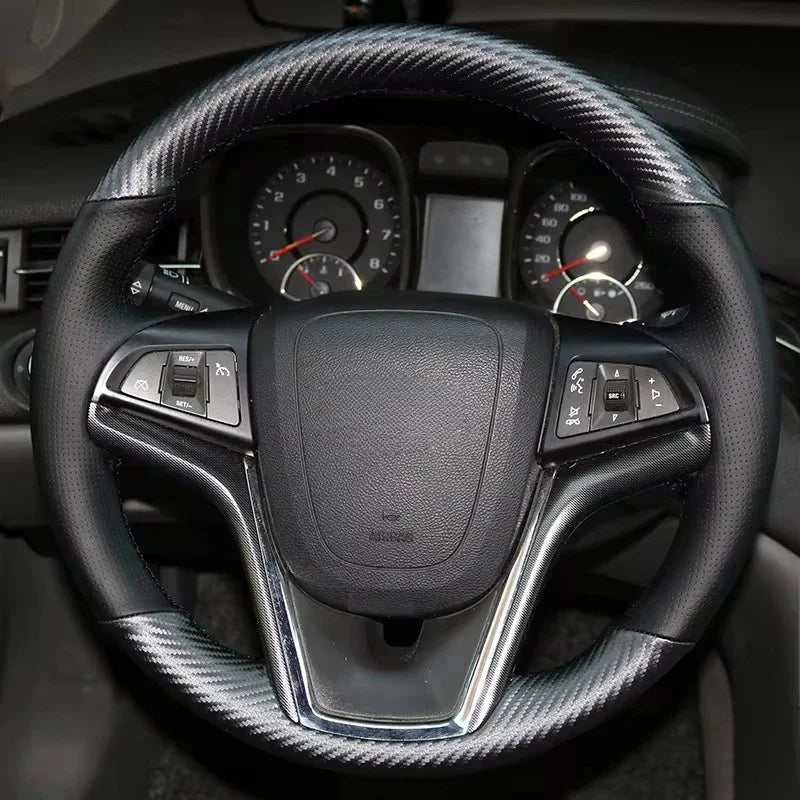 Copertura del volante in fibra di carbonio cucita a mano per Chevrolet Malibu 2011-2014