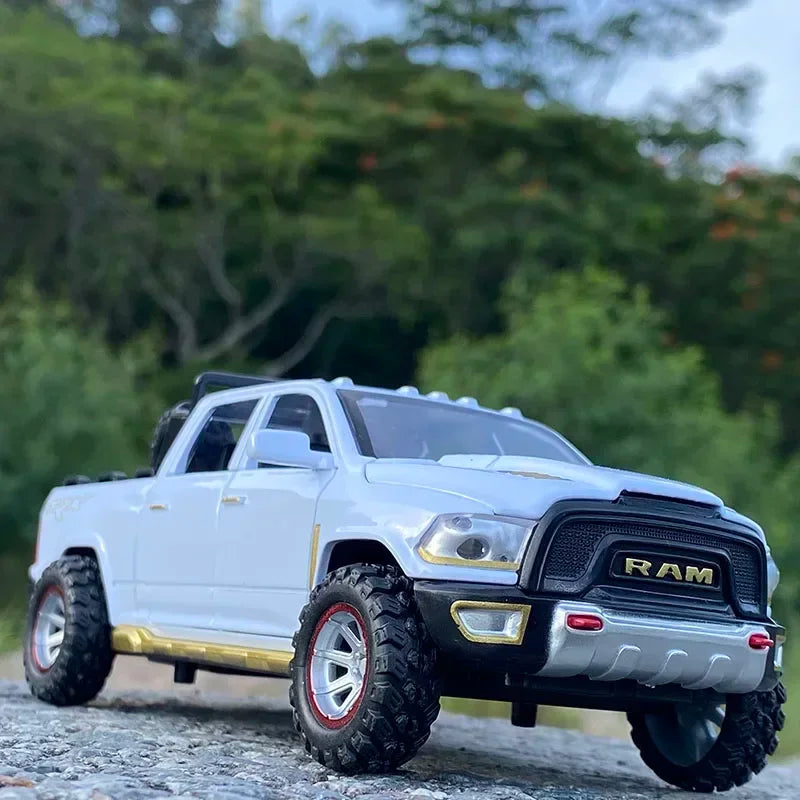 Dodge RAM TRX 1:32 Alloy Diecast Off-road Pickup Model with Sound and Light White