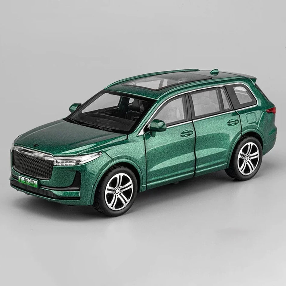 Diecast zlitinski avtomobilček za RMZ City v merilu 1:32 z povlečno akcijo