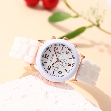 Fashion Quartz Watch for Women with White Silicone Band