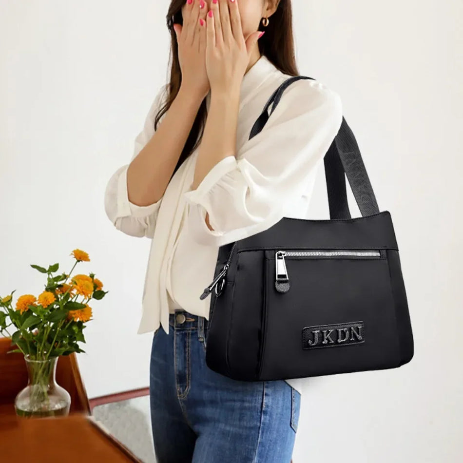 Geantă crossbody de lux din nailon pentru femei, poșetă casual de umăr cu curea reglabilă și buzunare interioare