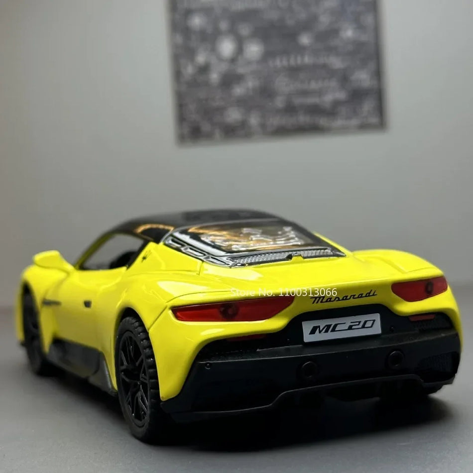 Model de mașină din aliaj turnat pentru Maserati MC20 cu lumină și sunet