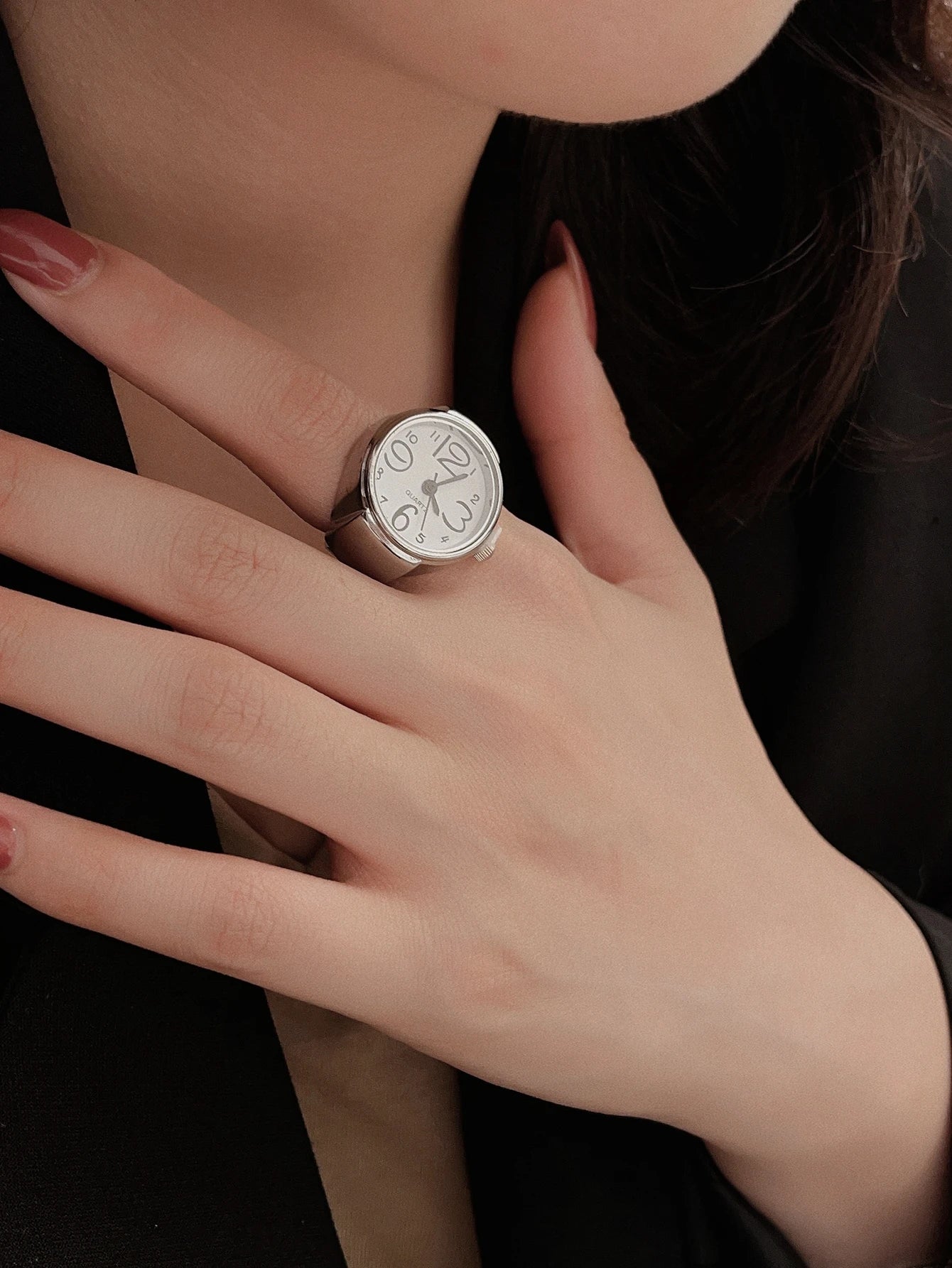 Mini Vintage Finger Ring Watch &ndash; Elegant Fashion Statement for Couples WHITE