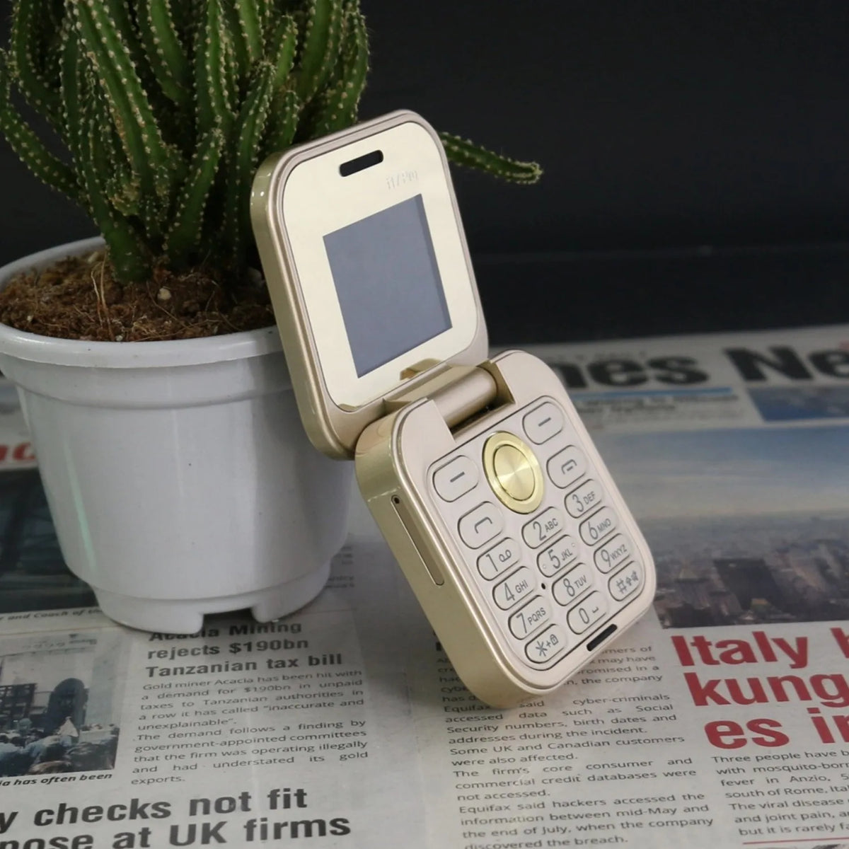 Palm Cute Flip Phone &ndash; Senior Friendly Push Button Comfort Gold / add 16G TF card