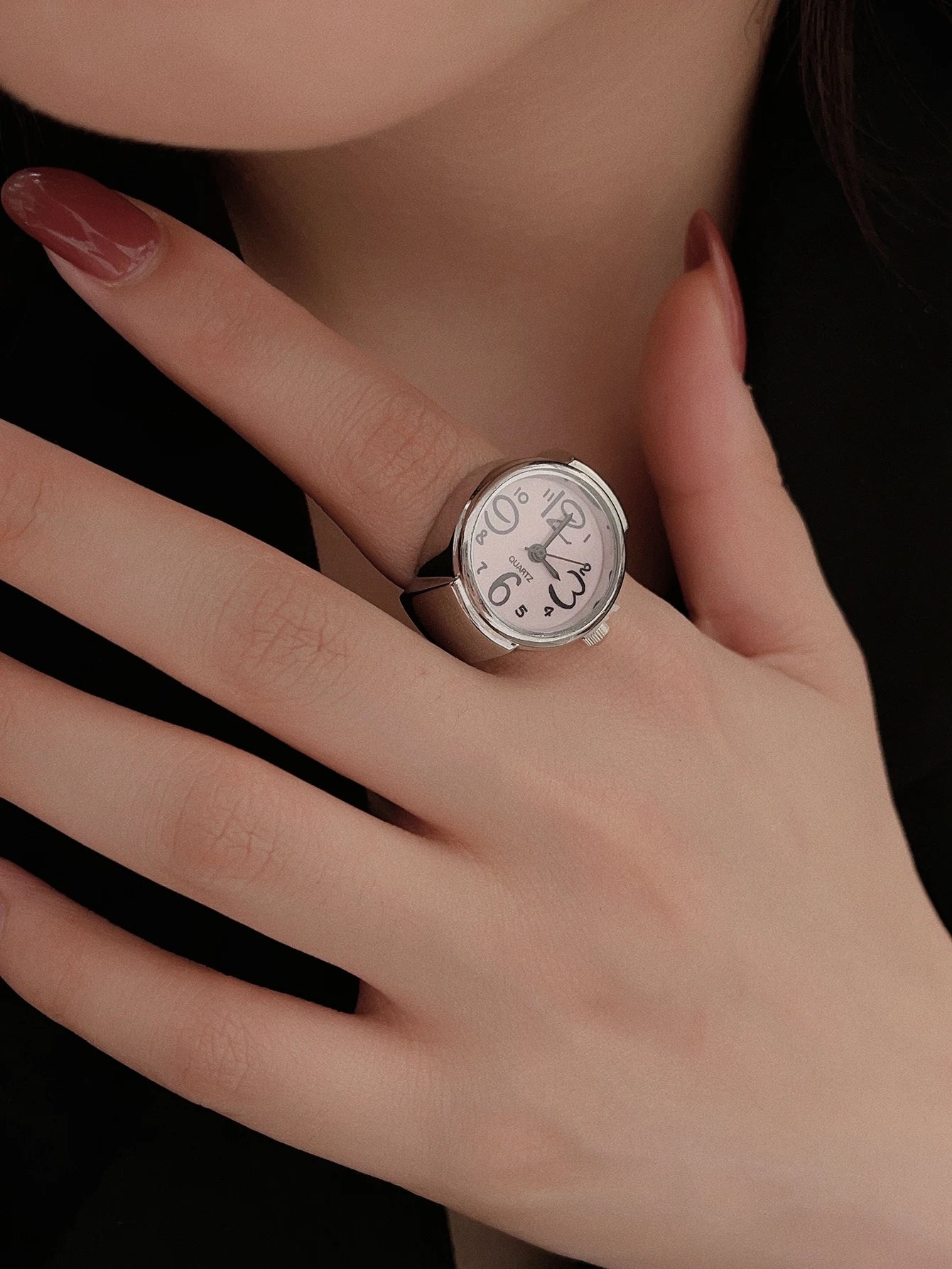 Mini Vintage Finger Ring Watch &ndash; Elegant Fashion Statement for Couples pink