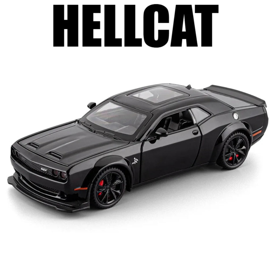 Mașină de jucărie Diecast 1:32 Hellcat Tomahawk cu sunet și lumini, cu retragere.