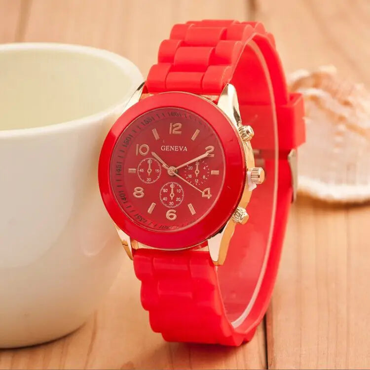 Fashion Quartz Watch for Women with White Silicone Band Red