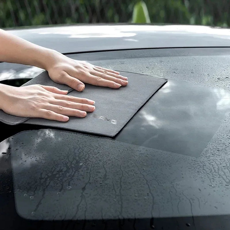 High-Quality Suede Glass Cleaning Cloth - Absorbent &amp; Traceless for Mercedes Benz Models (AMG GLC GLE GLB GLS W204 W205 W203 W211 W212 W213)