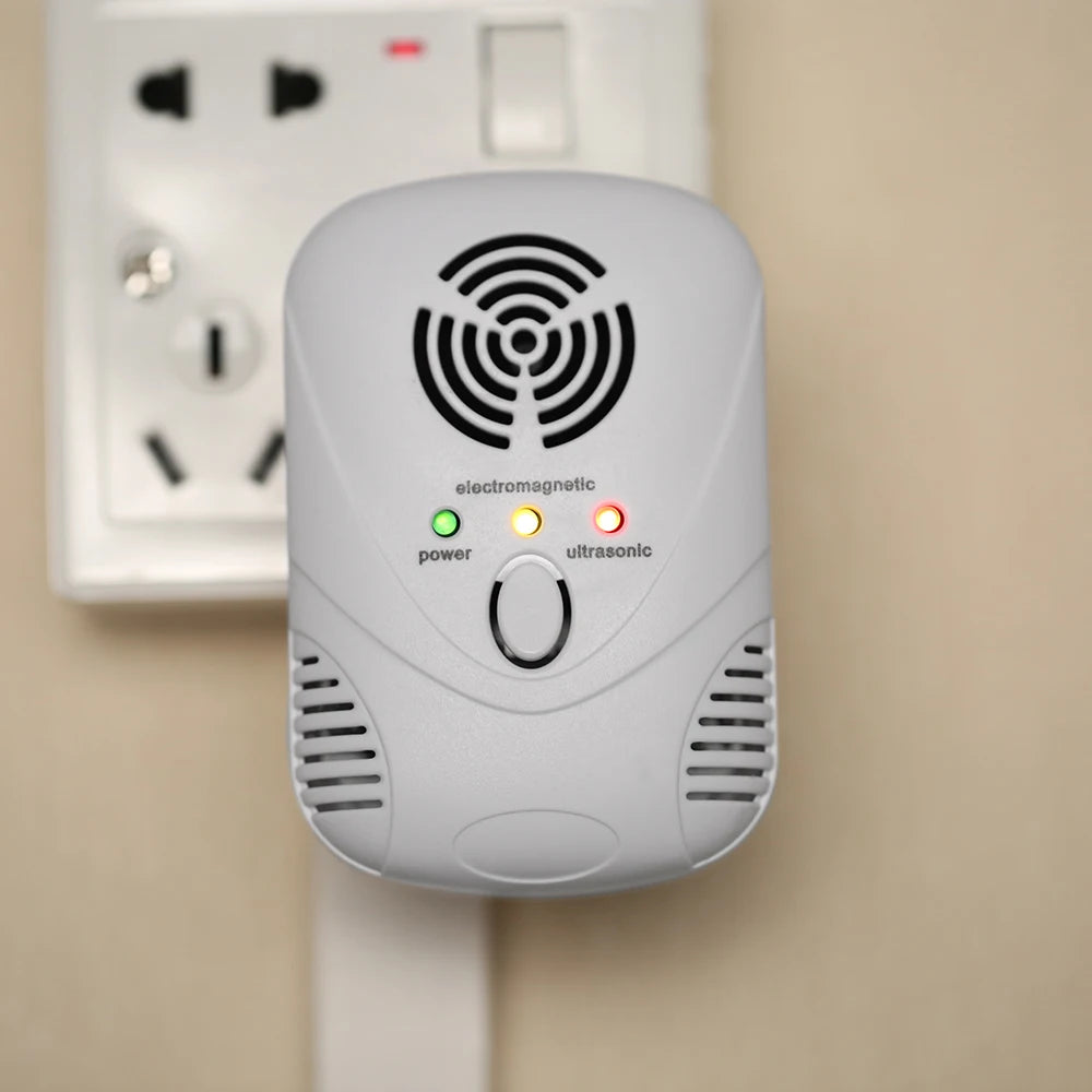 Adjustable Electronic Electromagnetic Mouse Repeller with Nightlight
