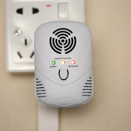 Adjustable Electronic Electromagnetic Mouse Repeller with Nightlight