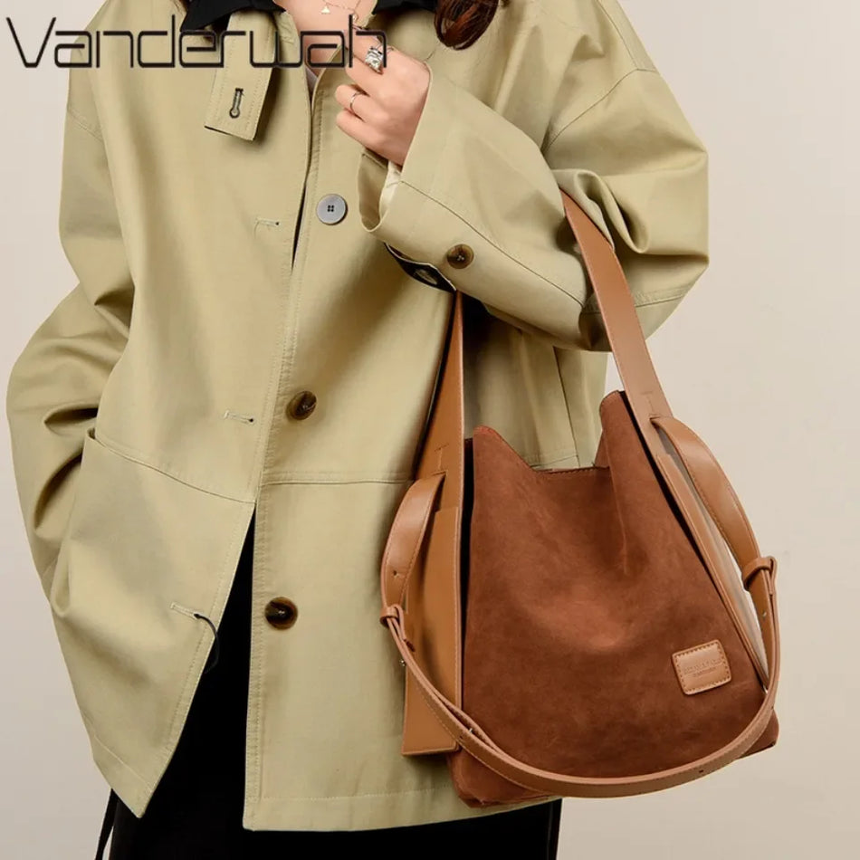 Vanderwah Vintage Bucket Bag for Women, Light Crossbody Tote with Luxury Design and Spacious Interior