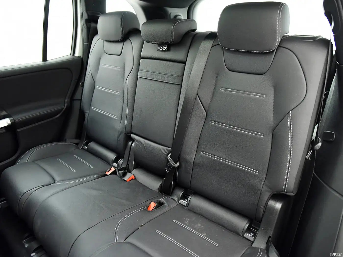 Mercedes EQB X243 7 Seat Faux Leather Custom Car Seat Covers