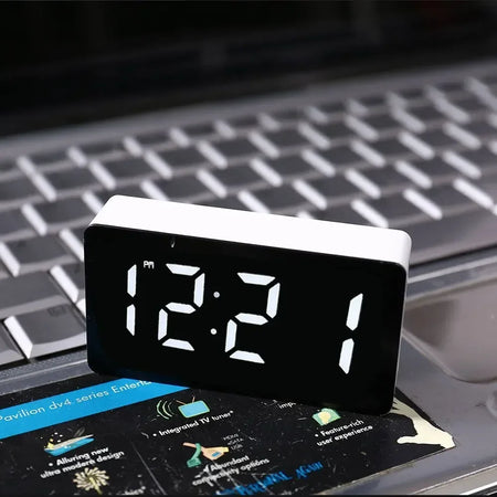 LED Smart Digital Alarm Clock with Intelligent Light Detection