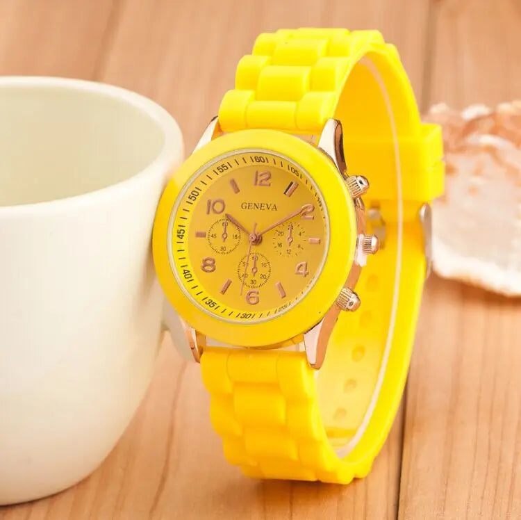 Fashion Quartz Watch for Women with White Silicone Band Yellow