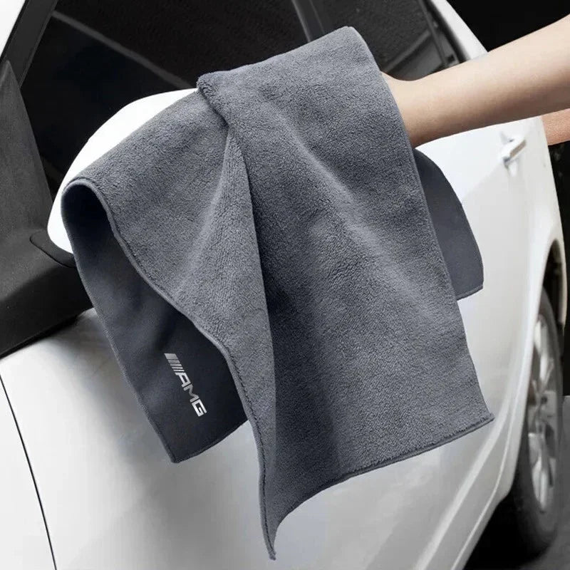 High-Quality Suede Glass Cleaning Cloth - Absorbent &amp; Traceless for Mercedes Benz Models (AMG GLC GLE GLB GLS W204 W205 W203 W211 W212 W213)
