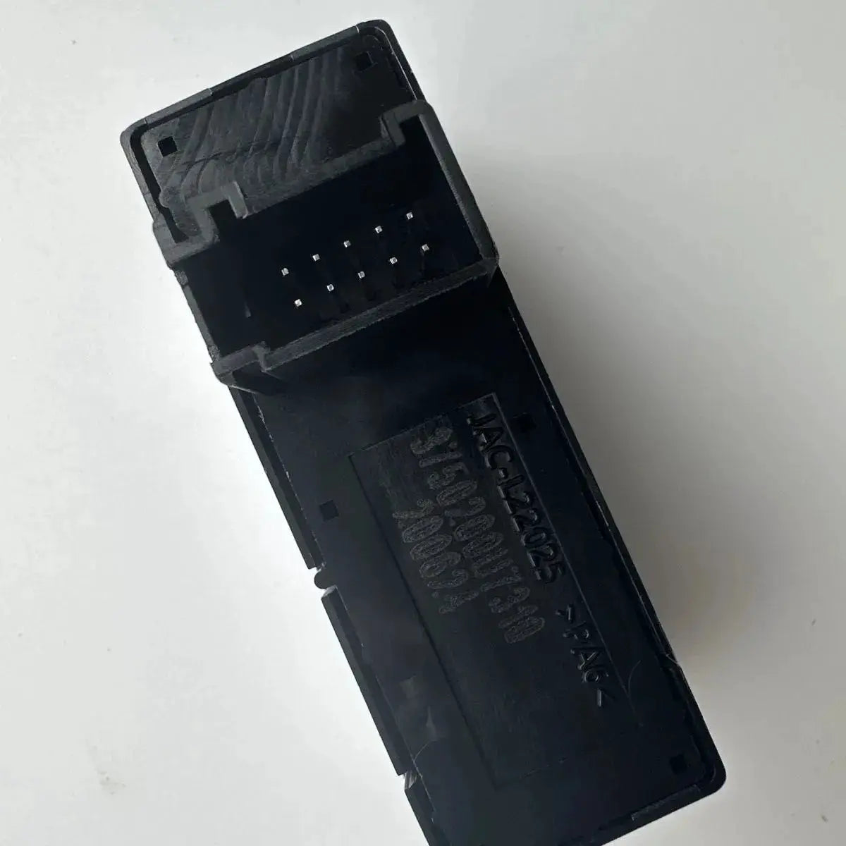 Central Control Switch Warning Switch For JAC J7 3750200U7310 by InterCyprus Trading Ltd
