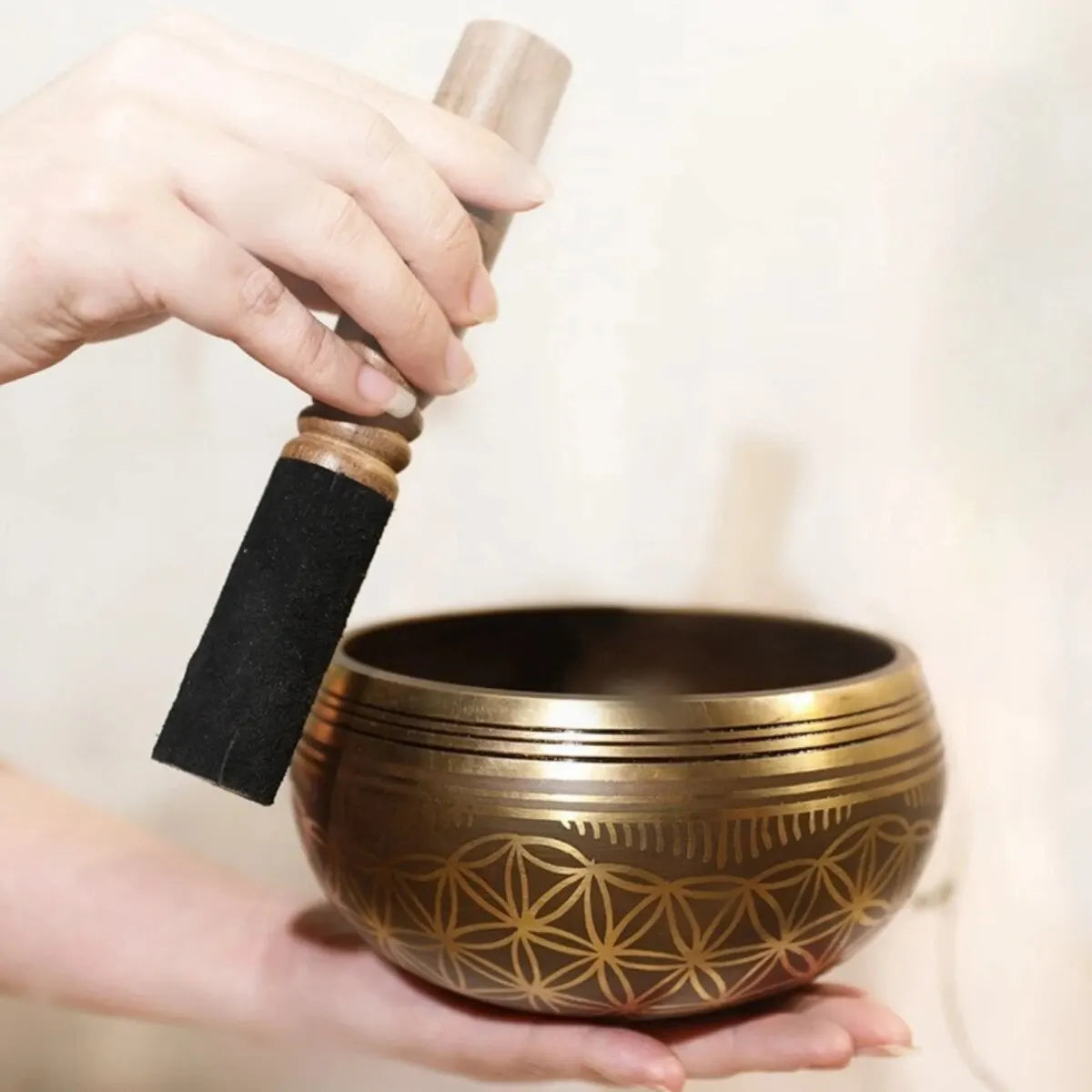 Miwayer Tibetan Singing Bowl Set &ndash; Flower of Life Design