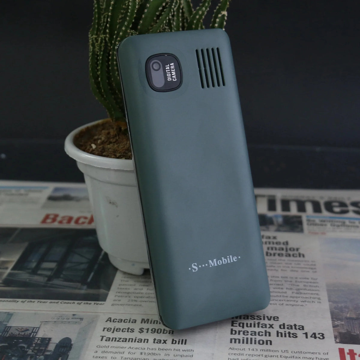 Quad SIM Senior Phone - 2.8 Inch Display and Easy Dial Green / add 16G TF card