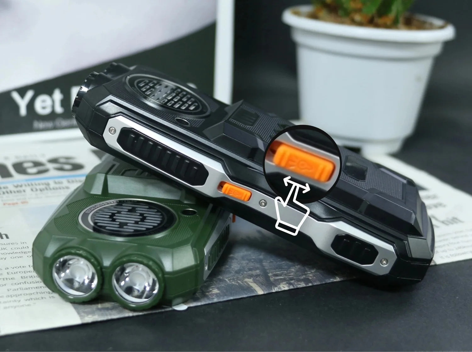 MAFAM Unlocked Outdoor Elderly Phone &ndash; Rugged Dual Torch