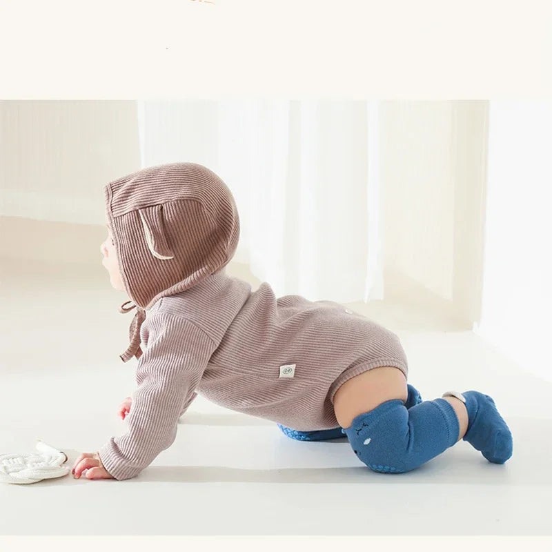 Kids Knee Pads And Anti Slip Socks Set &ndash; Crawling Safety