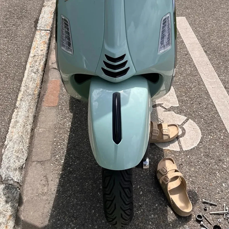 Vespa GTS 300 Super 2023-2024 Преден калник Капак Алуминиева декоративна лайсна Талисман