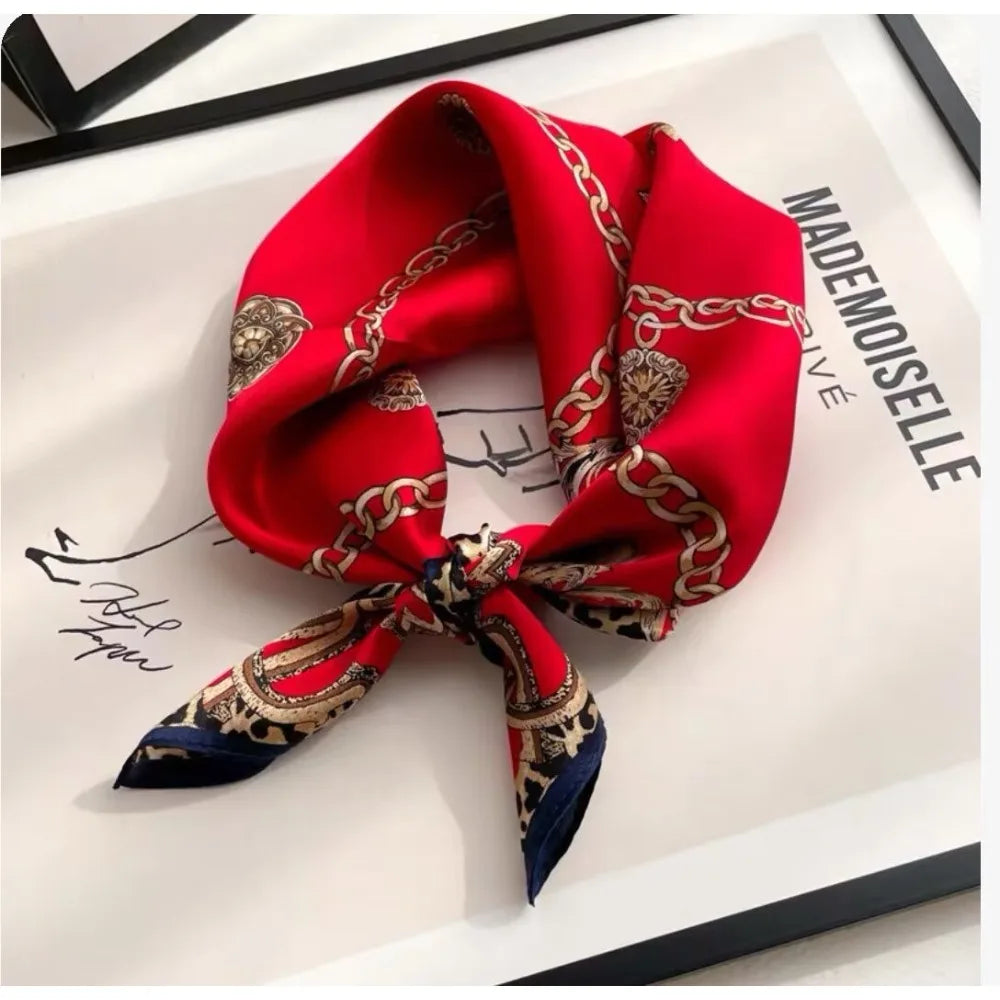 68cm Chain Printed Scarf &ndash; Stylish Versatility for All Seasons