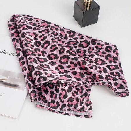 Chic Leopard Headscarf &ndash; Luxurious Silk Cashmere Wrap