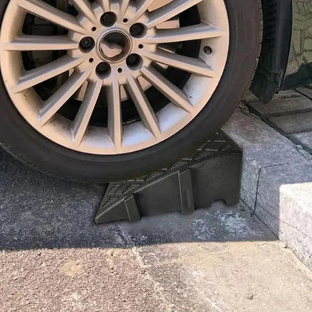 Curb Ramps For Sidewalks &ndash; Anti Slip Surface For Traction