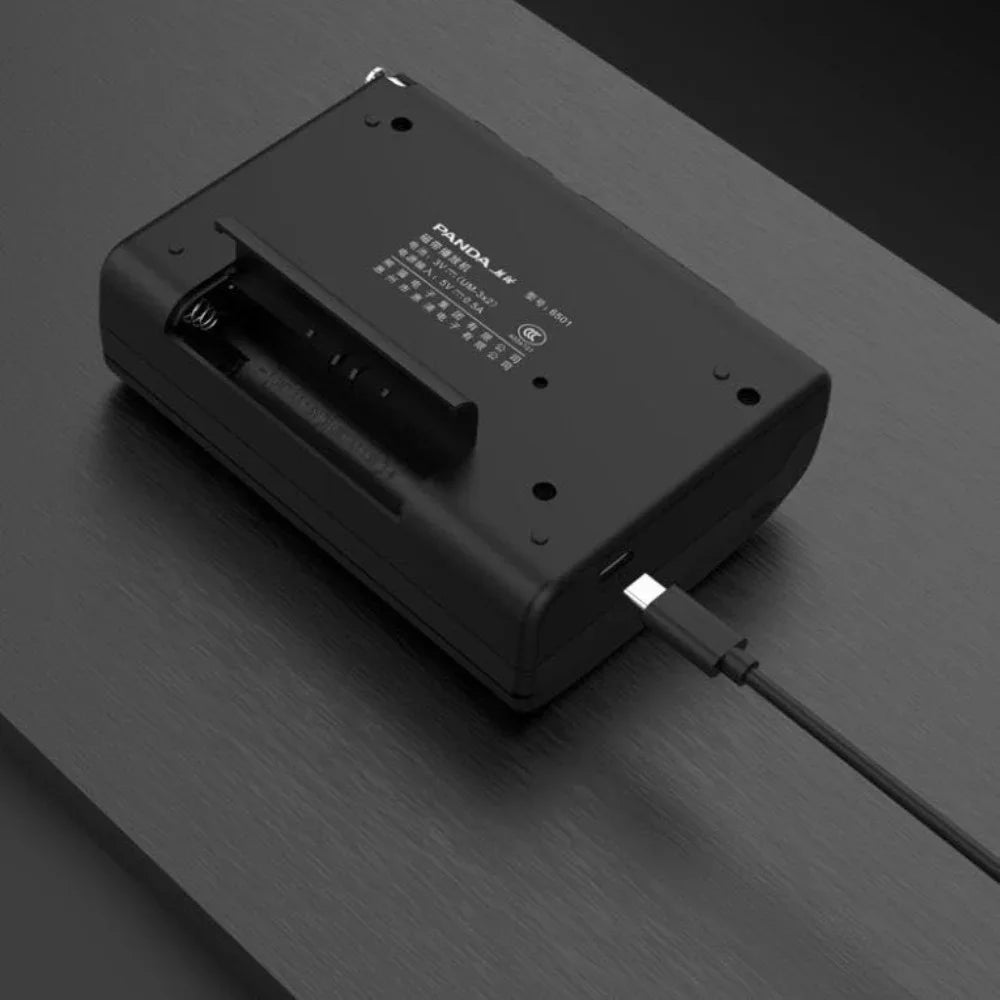 Portable Tape AM FM Radio &ndash; Nostalgic Walkman With Loudspeaker