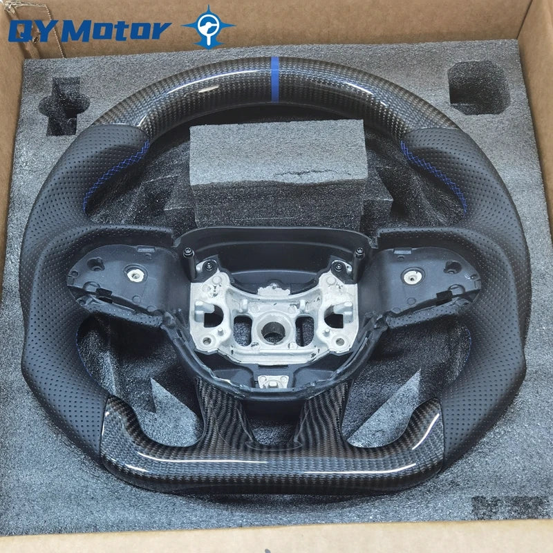 Волан за Dodge Challenger с истински карбон и перфорирана кожа