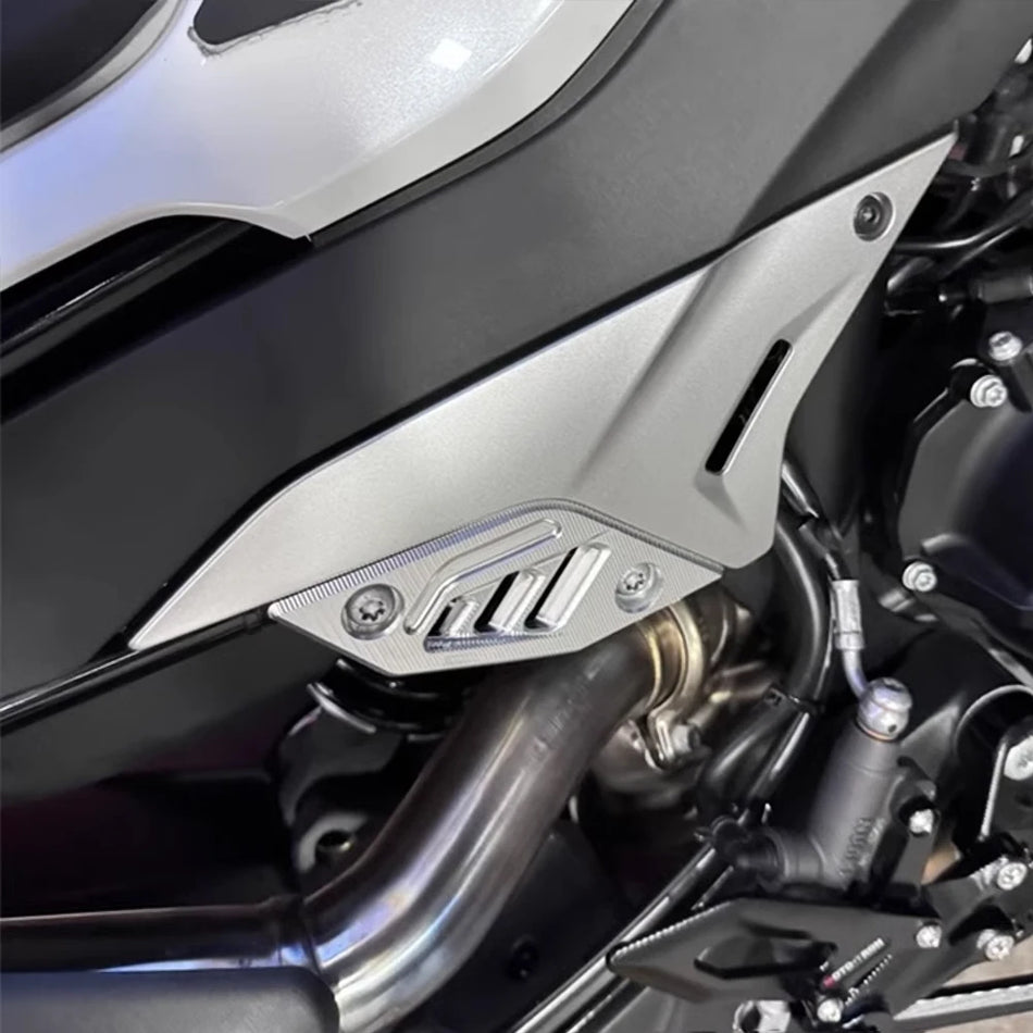 CFMOTO 800NK Bakre fotpedalöverdrag, fotstödsskydd för modeller 2023 till 2025, enkel montering, hållbar yta