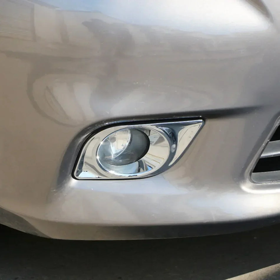 Nissan Versa Latio Almera Sunny Prednja maglenka poklopac lampe ABS srebrna