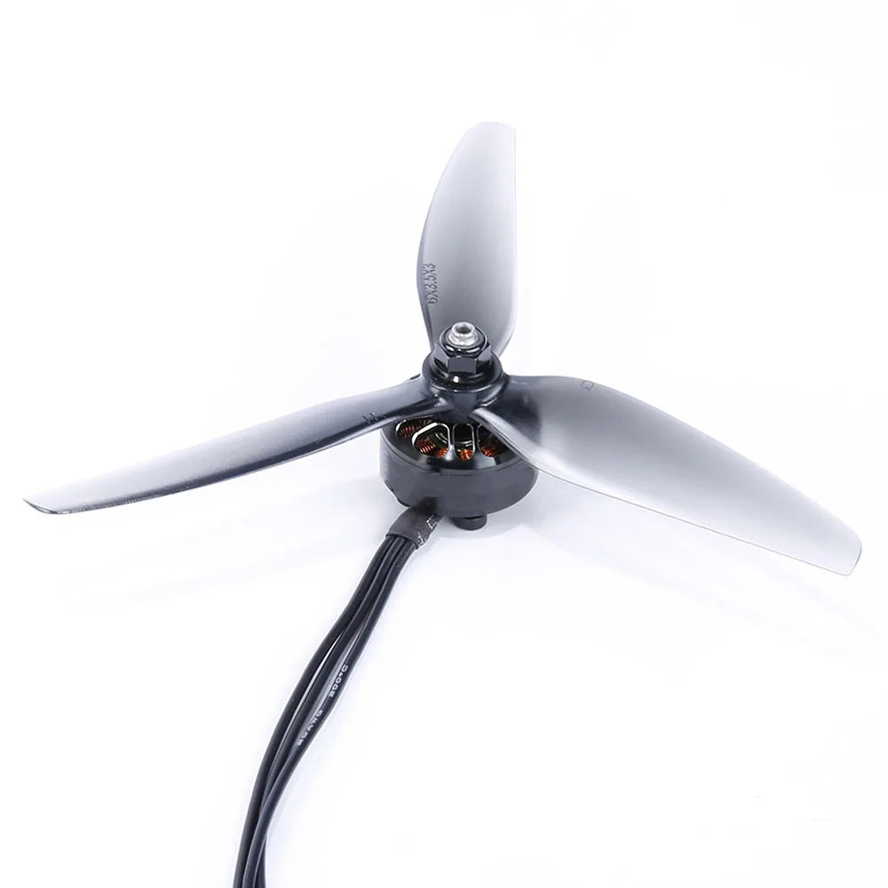 HQProp 7X4X3 7040 &ndash; Durable Tri-Blade Propeller Set