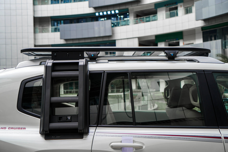 Toyota Land Cruiser LC300 jumta bagāžnieks ar sānu platformas kāpnēm, alumīnija sakausējums, smaga konstrukcija