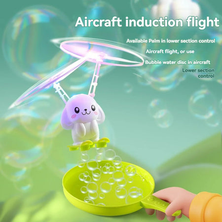 Bubble Blowing Helicopter &ndash; Interactive Outdoor Fun