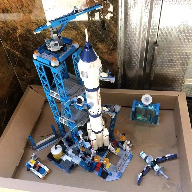 Creative Aviation Manned Rocket Blocks &ndash; Educational Toy