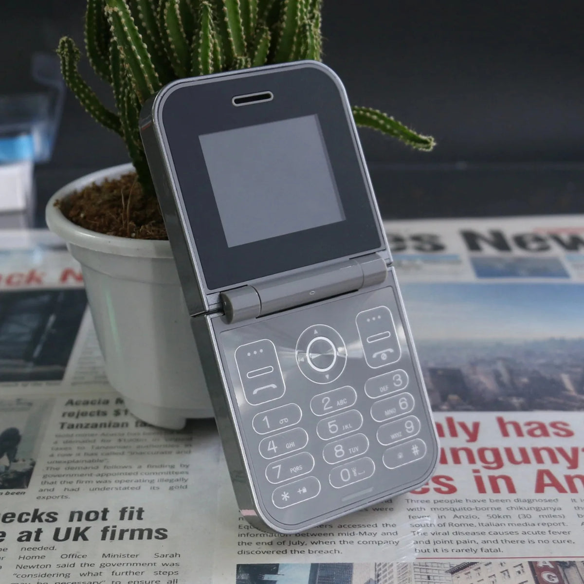 Cute Mini Flip Clamshell Phone - Dual SIM Quick Call Torch Gray / add 16G TF card