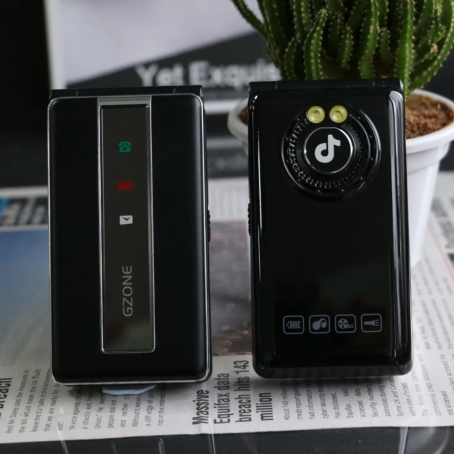 2G GSM Cheap Flip Push-Button Phone For Elderly &ndash; Loud Voice Black / Standard