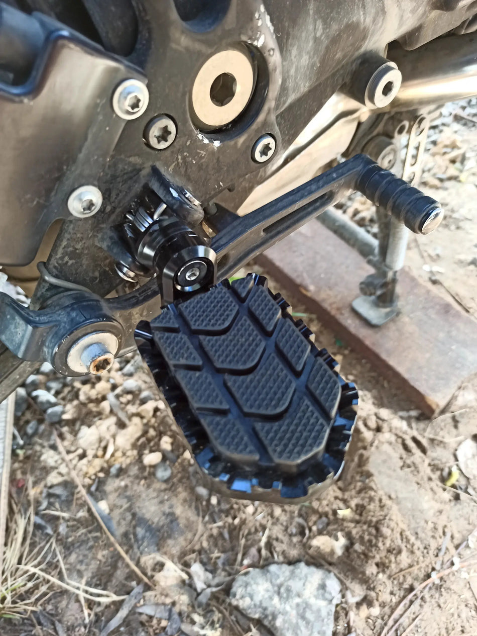 Motorcycle Foot Rest For BMW R1200GS 2004-2012 F800GS R1100GS R1150GS R 1200 1150 GS Foot Pegs Aluminum Adjustable Foot Peg Rest by InterCyprus Trading Ltd