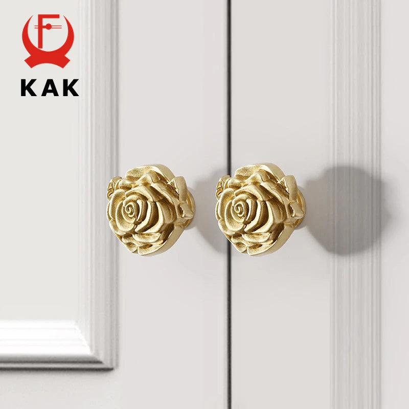 Žalvario auksinės spintos rankenėlės senovinės rožės stalčių traukos