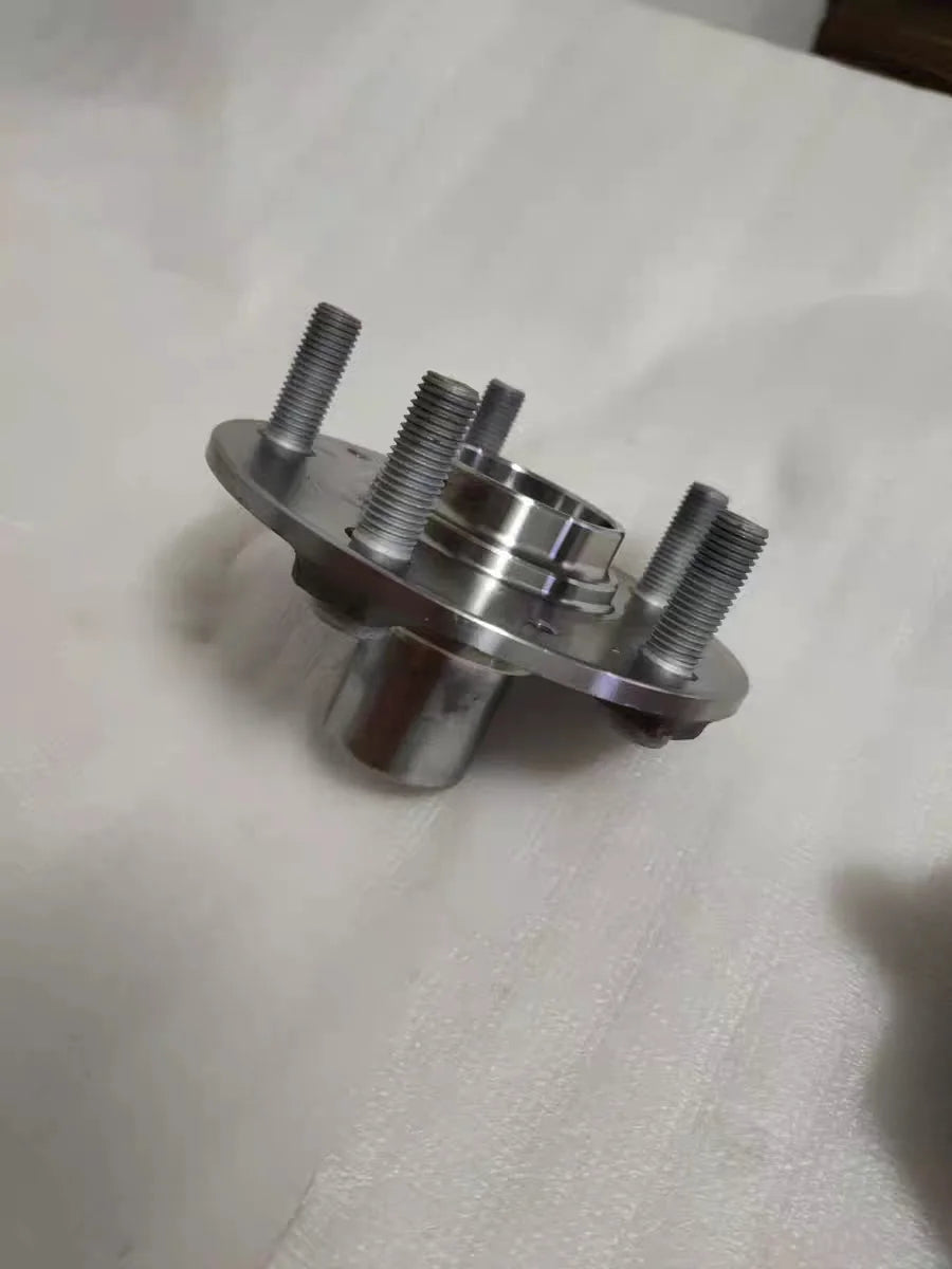 Front Wheel Hub Bearing Flange for JAC S3 SEI 3 T50 DR4 EVO4 by InterCyprus Trading Ltd