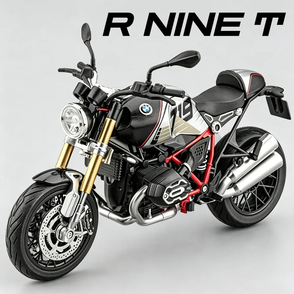 Model motocikla v merilu 1:9 iz diecast materiala z povezanim krmiljenjem in aluminastim rezervoarjem za gorivo
