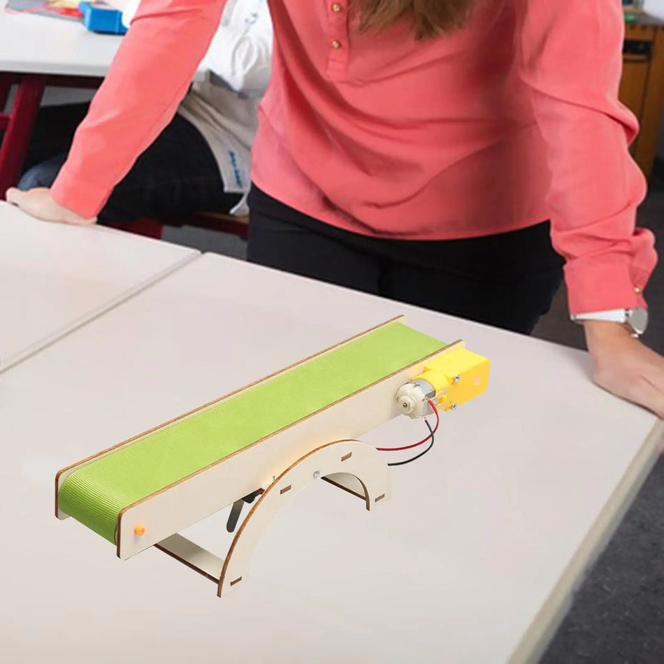 Transportband Gör-det-själv-kit för barn STEM-utbildning Trämodell