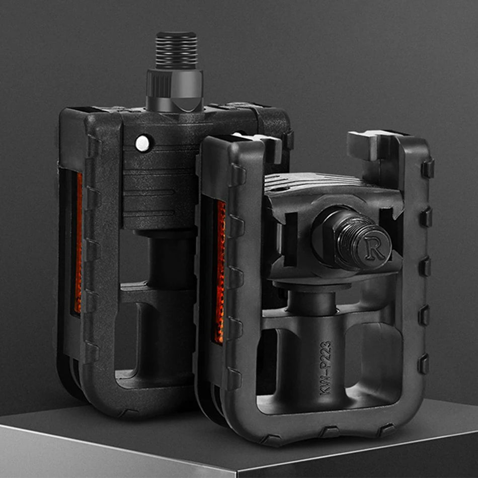 Pedala z nedrsečo platformo z odsevniki za zložljive kolesa