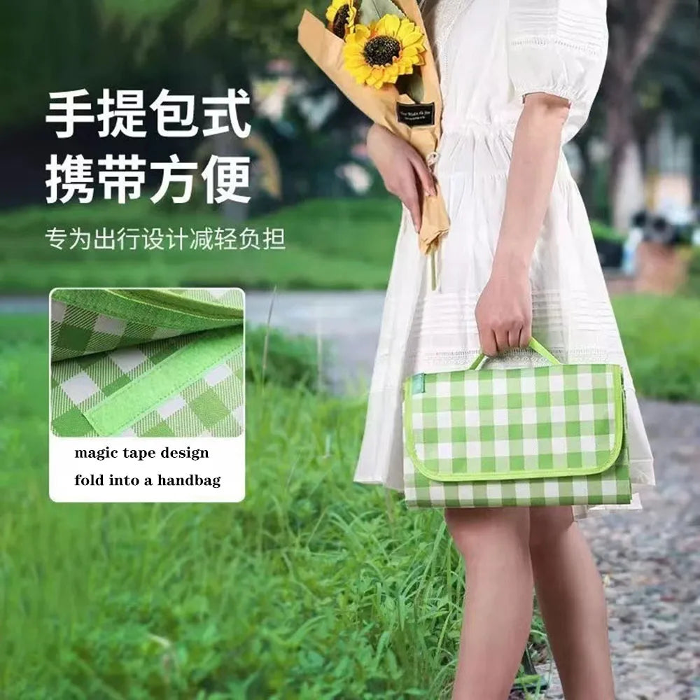 Foldable Picnic Mat &ndash; Moisture-Proof and Waterproof Design